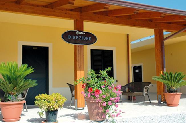 Residenza Marinella Aparthotel Zambrone Exteriör bild