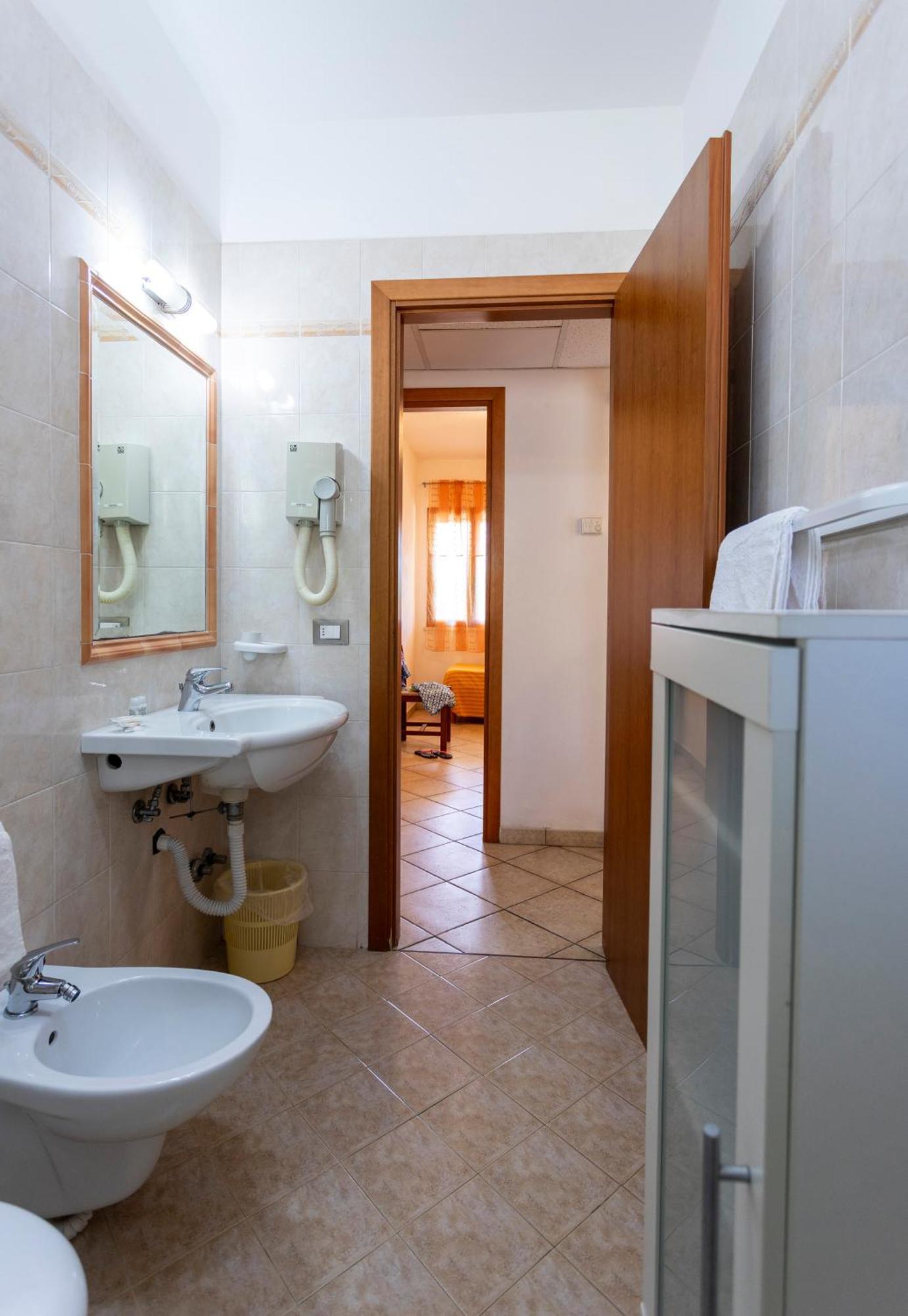 Residenza Marinella Aparthotel Zambrone Exteriör bild