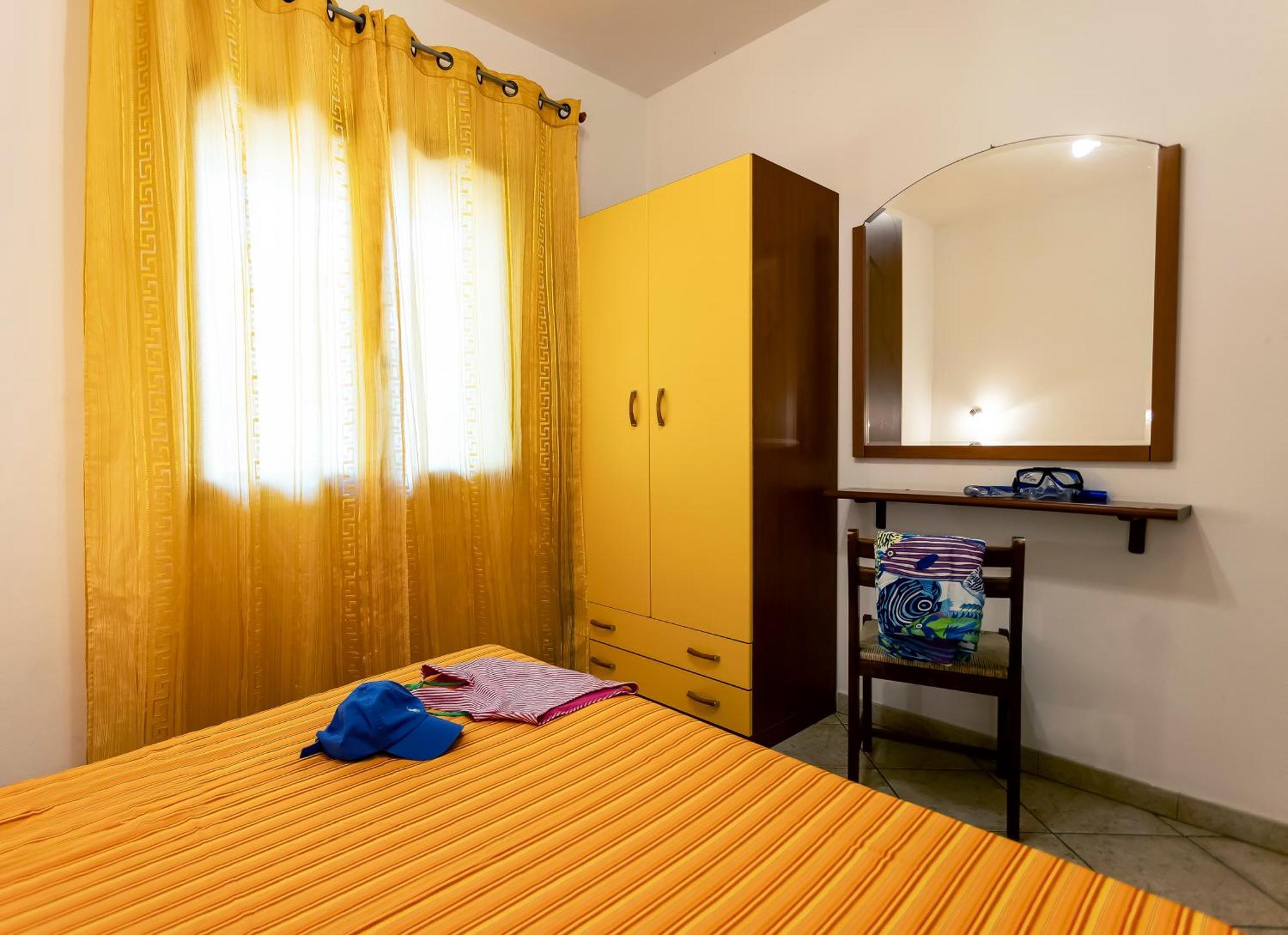 Residenza Marinella Aparthotel Zambrone Exteriör bild