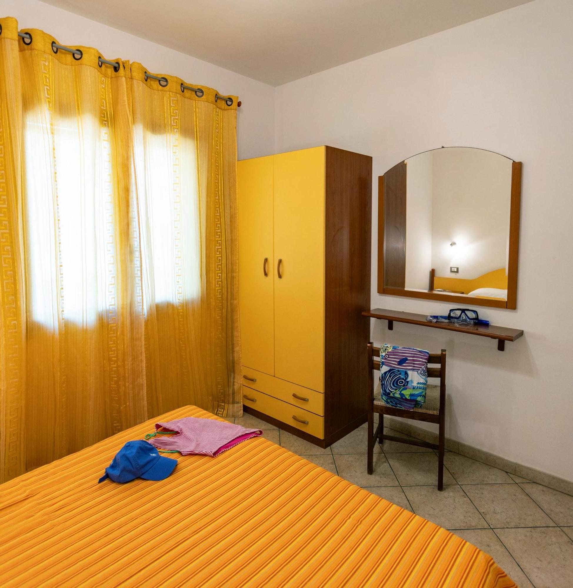 Residenza Marinella Aparthotel Zambrone Exteriör bild
