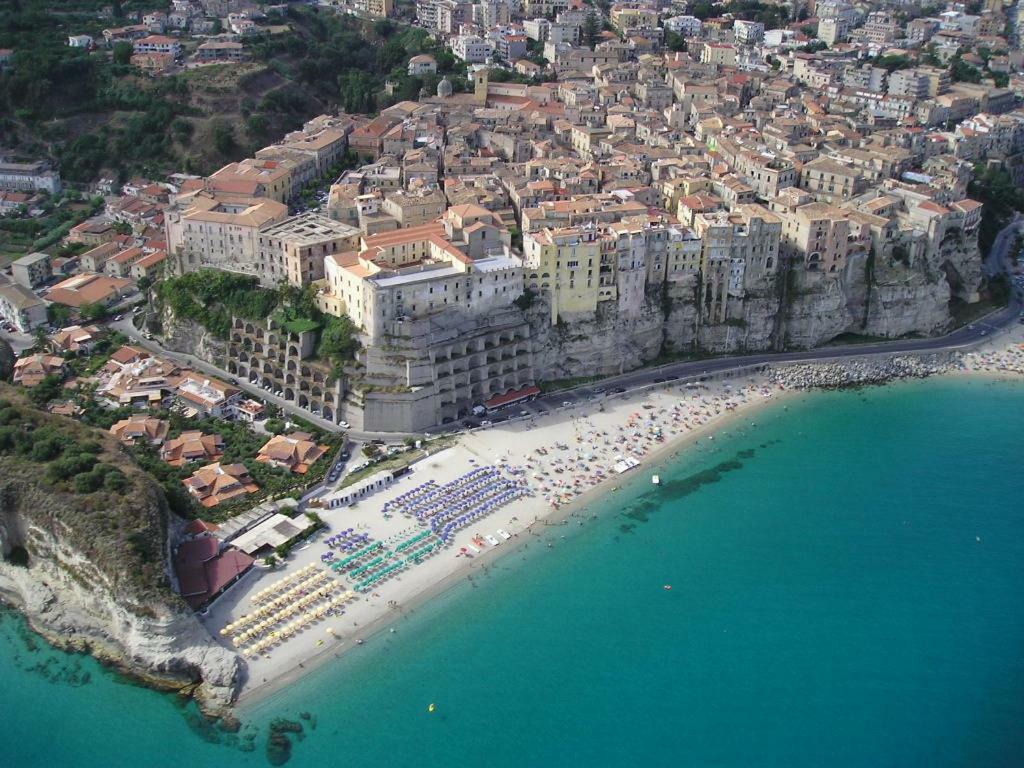 Residenza Marinella Aparthotel Zambrone Exteriör bild